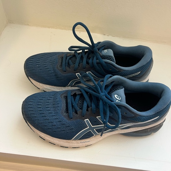 ASICS Women's Running Shoes, size 10 - Picture 3 of 5